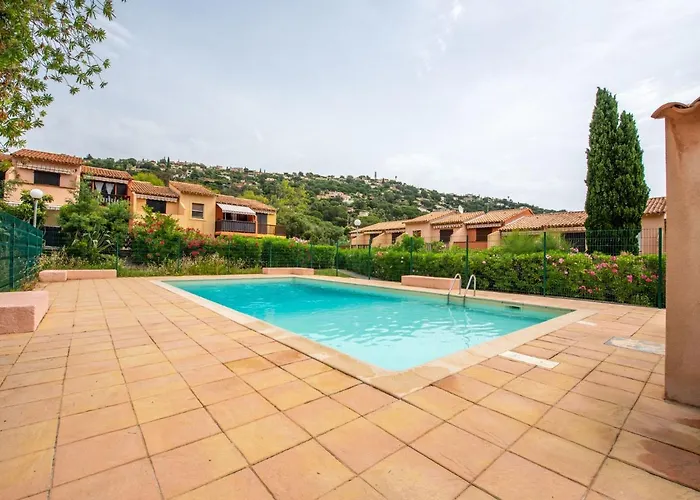 아파트 Le Hameau Du Soleil-4 By Interhome 카발레르쉬르메르