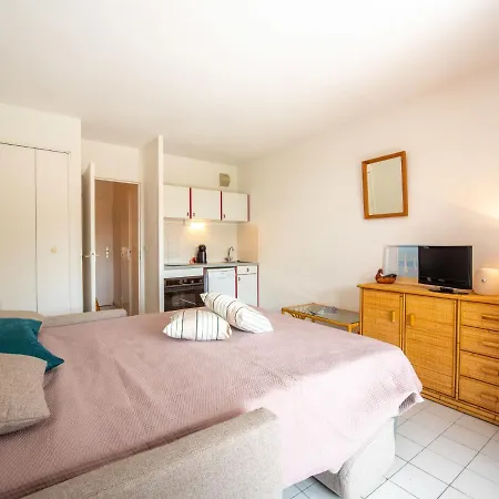 דירה Le Hameau Du Soleil-4 By Interhome קבלייר-סור-מר