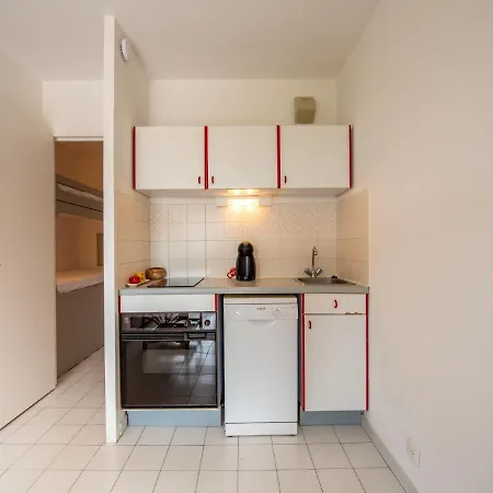 Apartamento Le Hameau Du Soleil-4 By Interhome